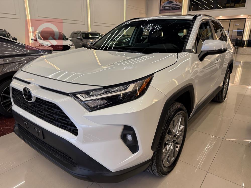 تۆیۆتا ڕاڤ 4